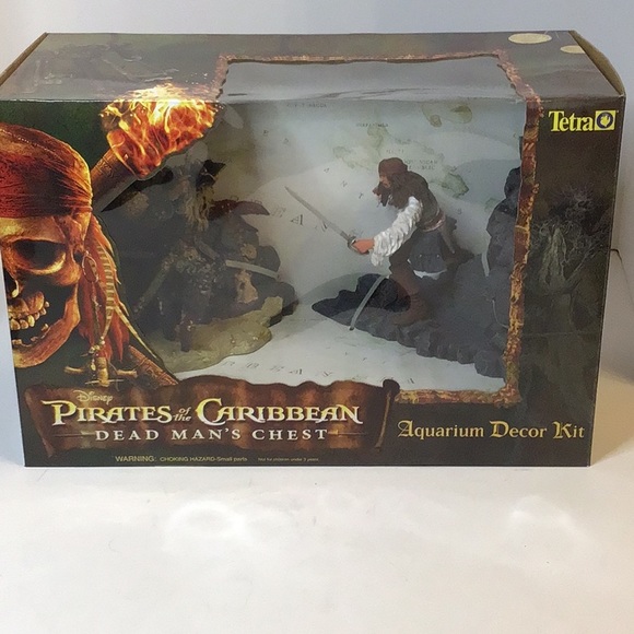 COPY - NWT PIRATES OF THE CARIBBEAN AQUARIUM DECOR KIT. - Picture 1 of 9